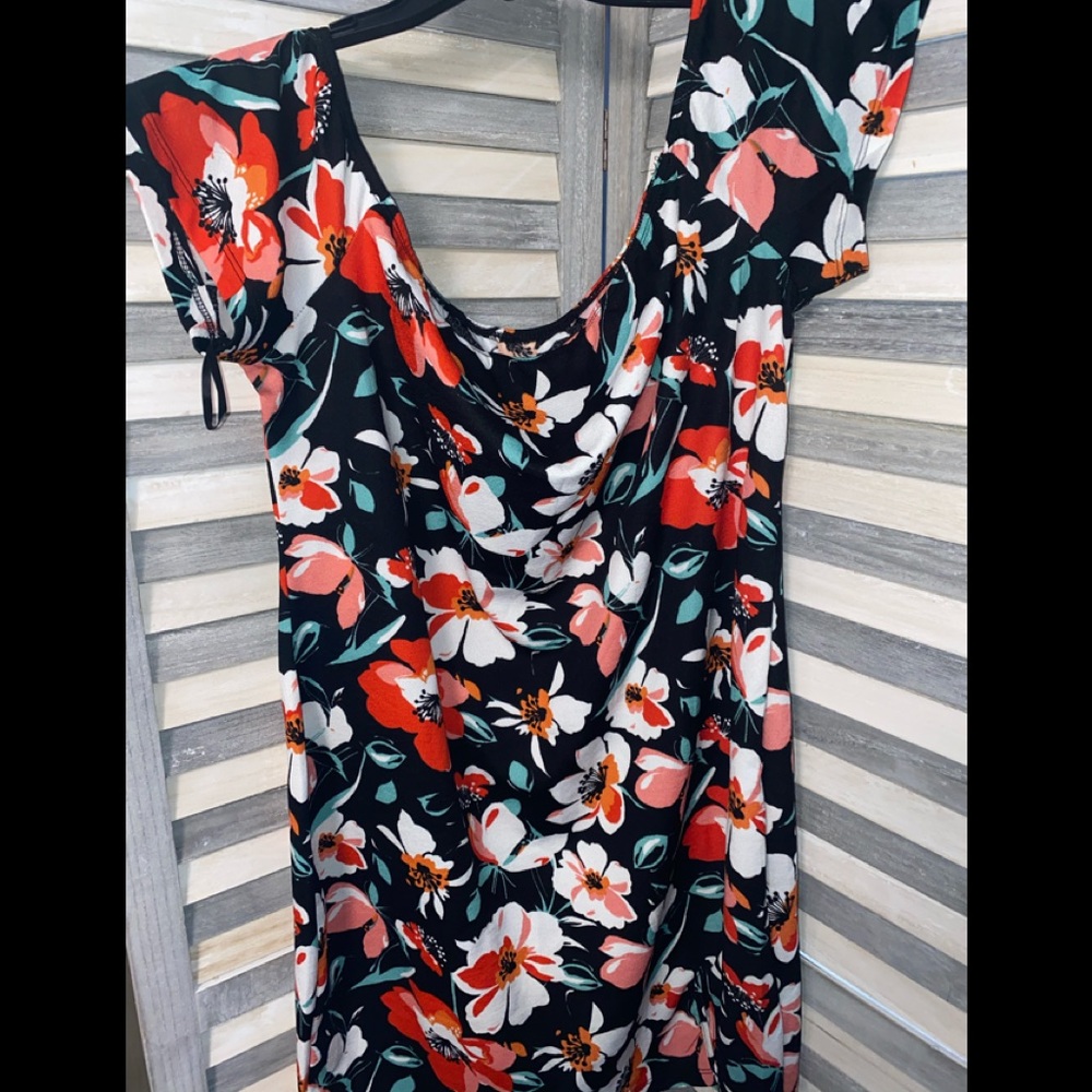 SHEIN Plus 1 PC Off Shoulder Slit Hem Floral Dress